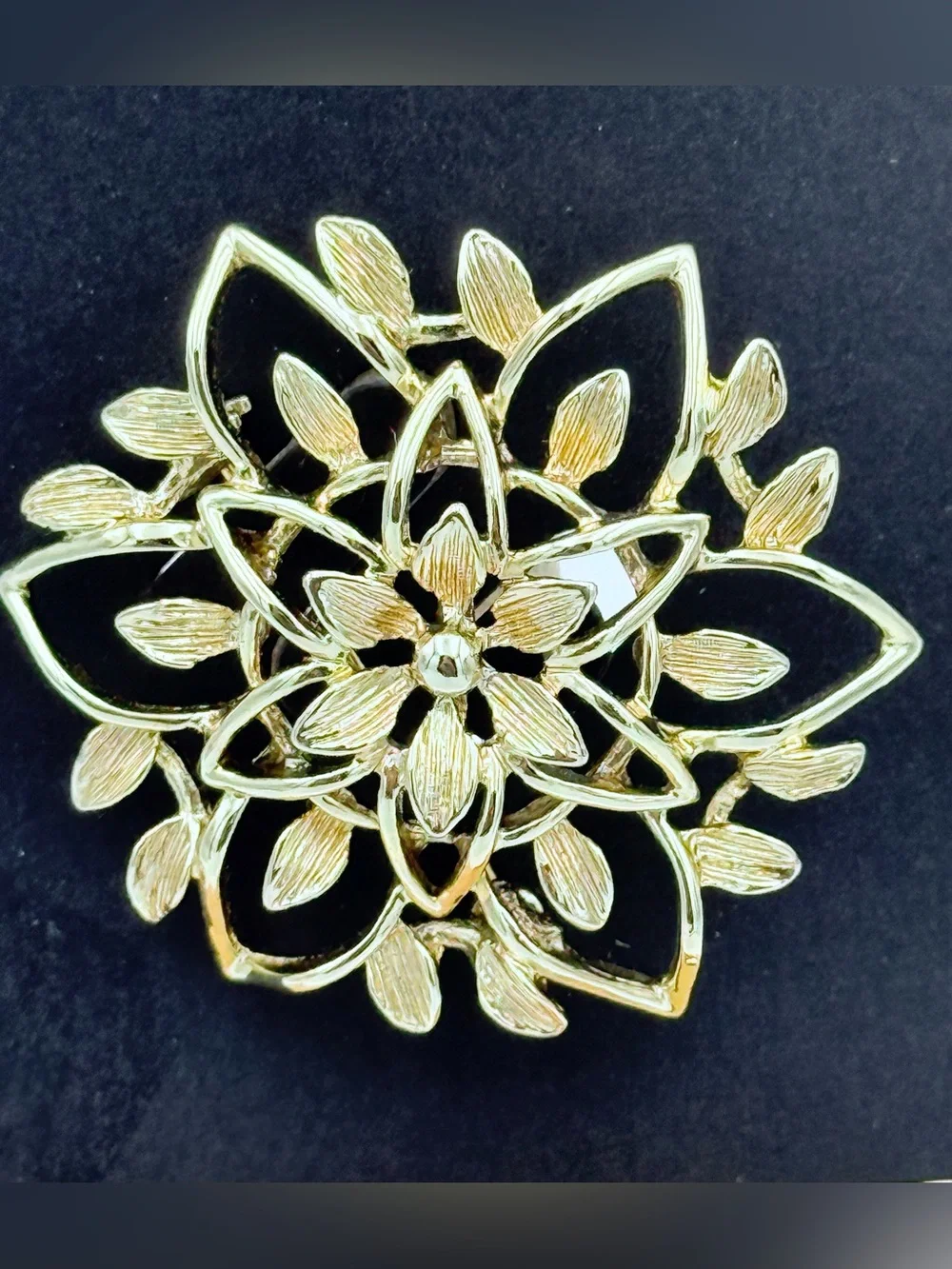 Sarah Coventry 1962 Peta-Lure Flower Brooch, Stamped - Vintage